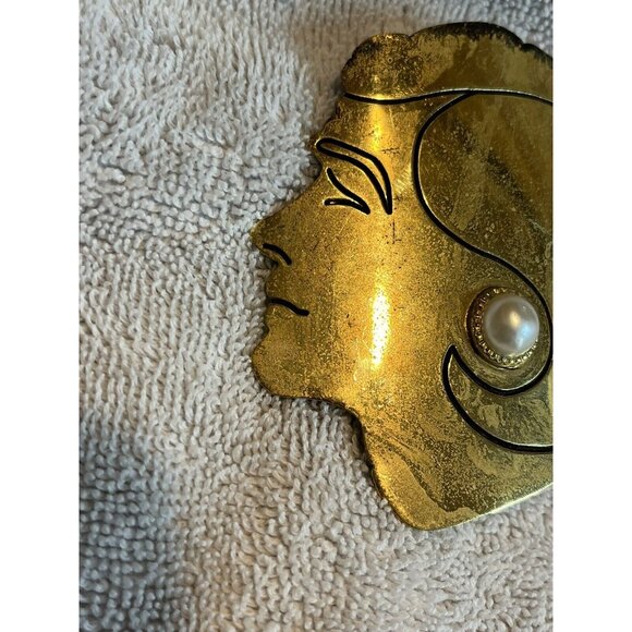 Rare 1970s Chanel Gold Colored LADYS HEAD W/ Pearl Belt Buckle (Poor Shape) - Picture 2 of 16